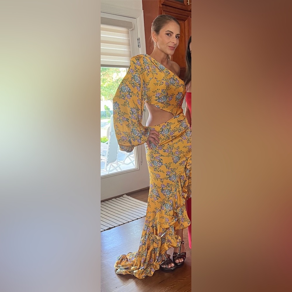 Bronx and Banco Hanna Gown in yellow floral size Small